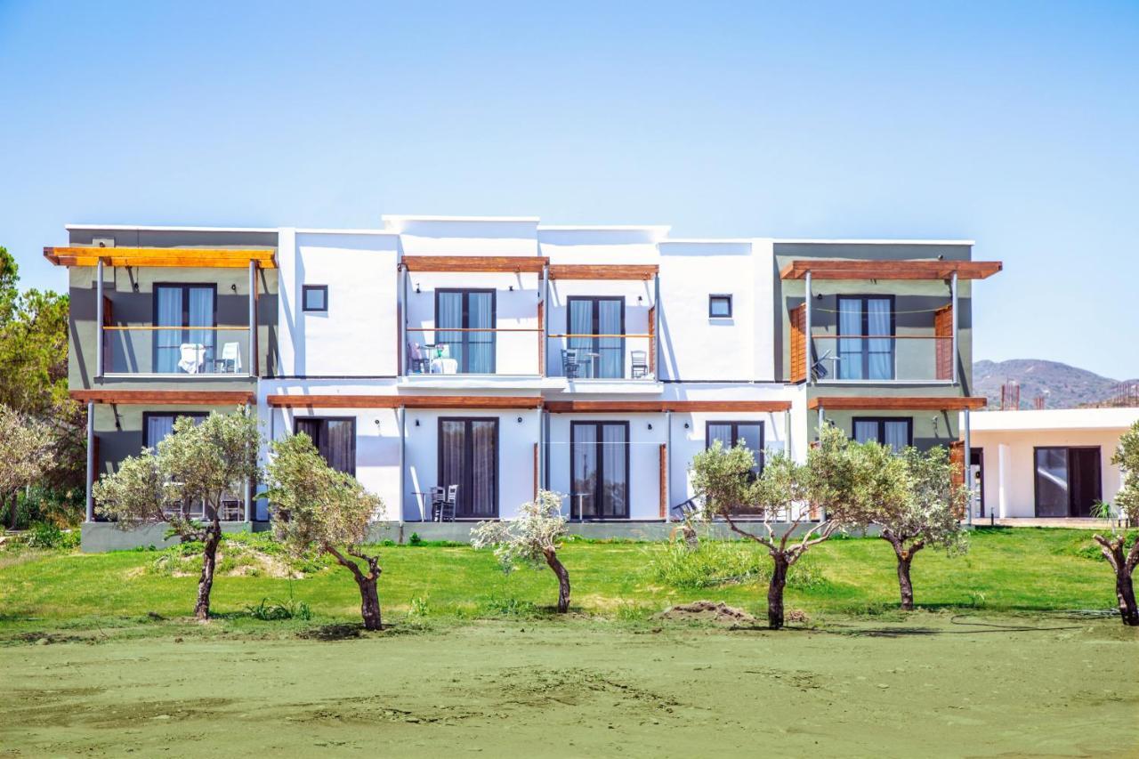Ampelia Sea Side