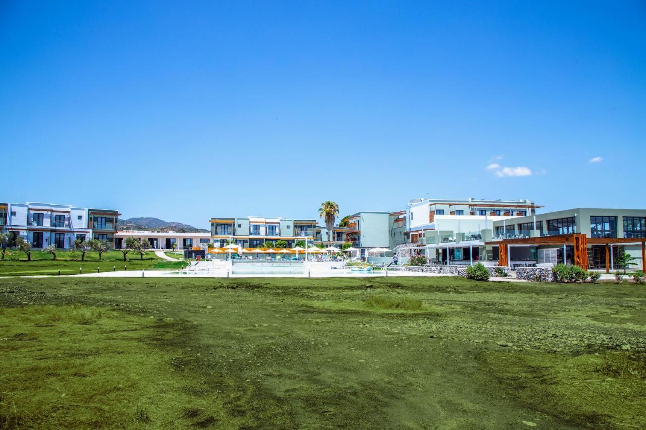 Hotel Ampelia Seaside 4*
